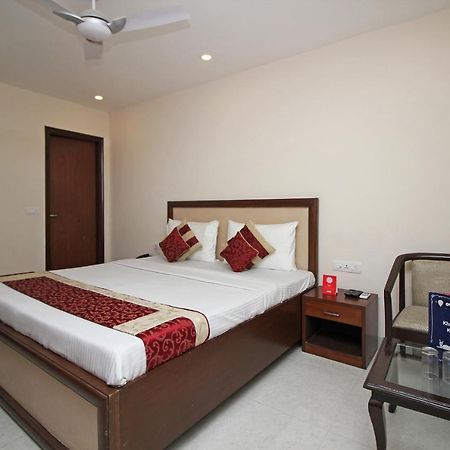 Oyo Hotel Blu Pebbles Near Delhi Airport New Delhi Exterior photo