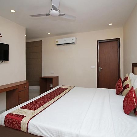 Oyo Hotel Blu Pebbles Near Delhi Airport New Delhi Exterior photo
