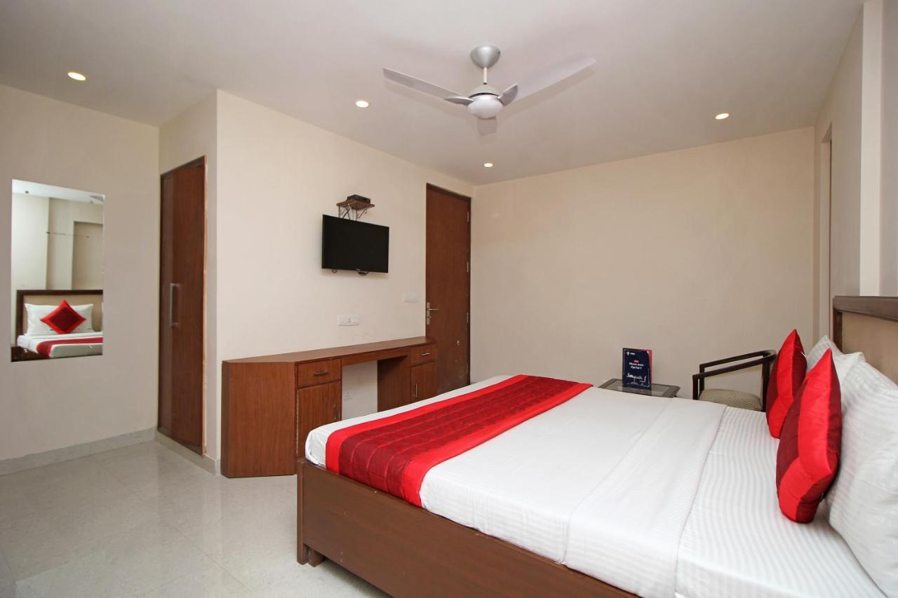 Oyo Hotel Blu Pebbles Near Delhi Airport New Delhi Exterior photo