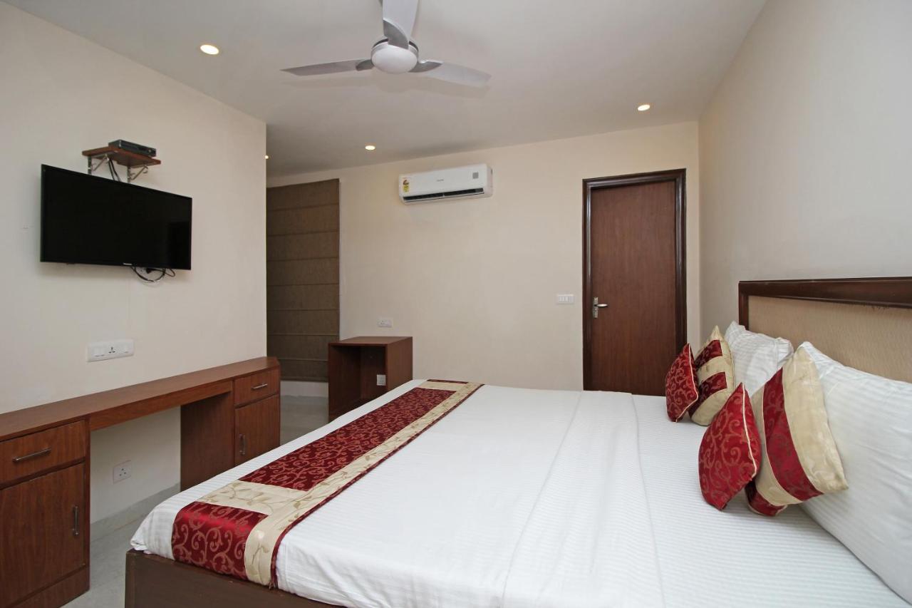 Oyo Hotel Blu Pebbles Near Delhi Airport New Delhi Exterior photo