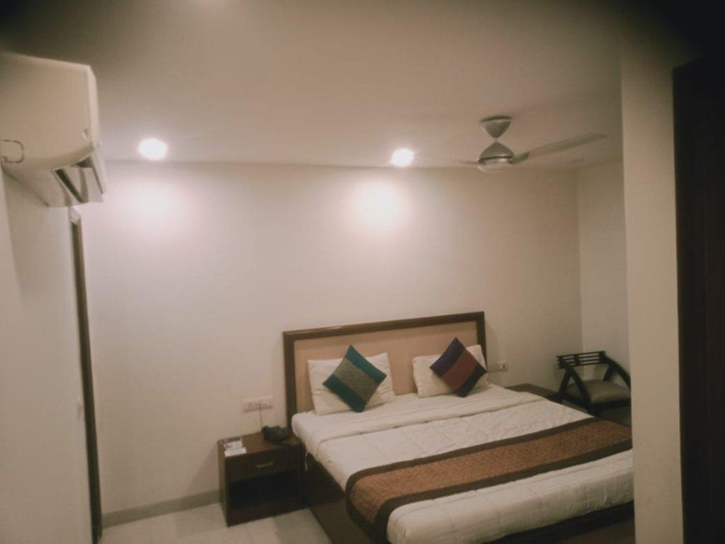 Oyo Hotel Blu Pebbles Near Delhi Airport New Delhi Exterior photo